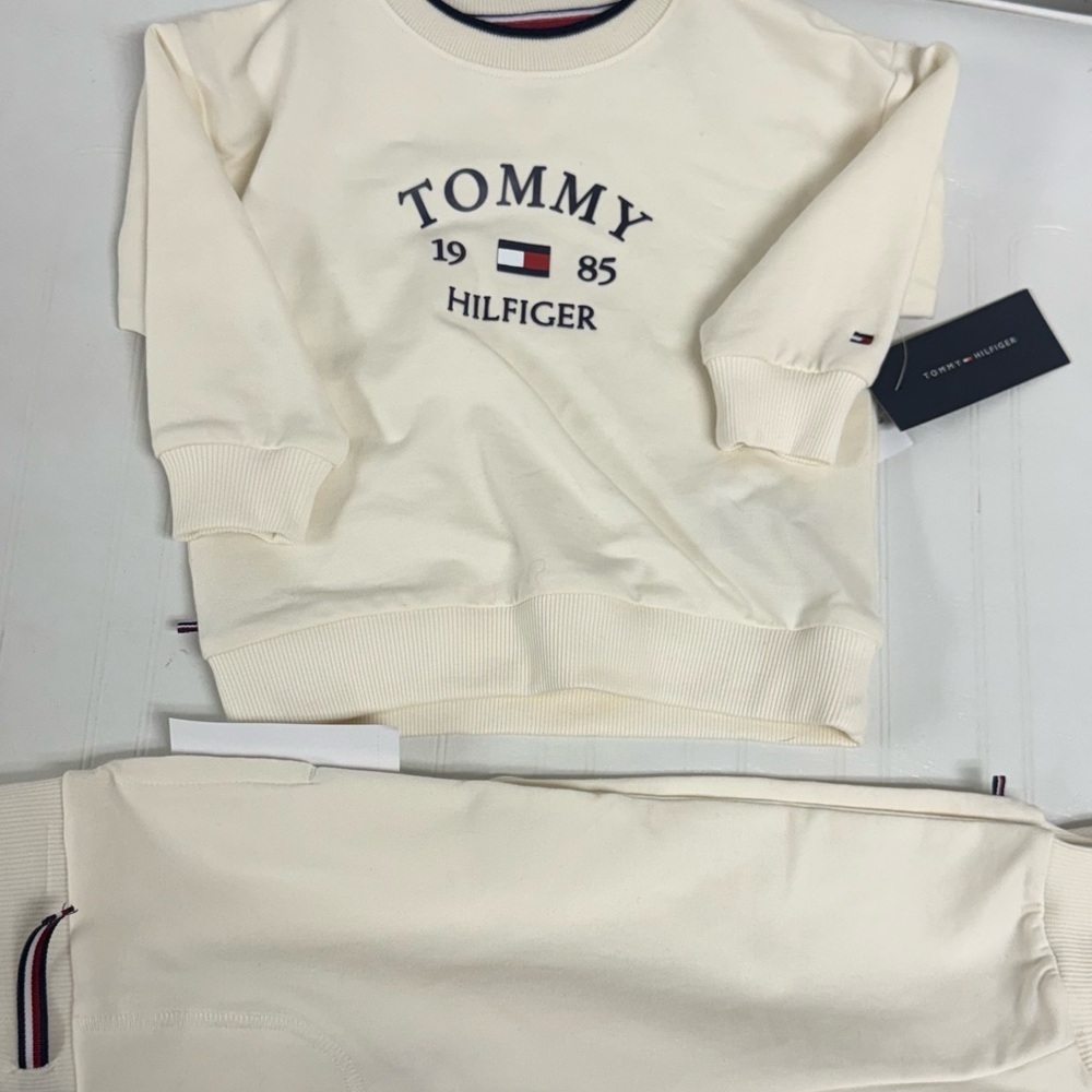 Tommy Hilfiger Cream and Navy Sweatshirt